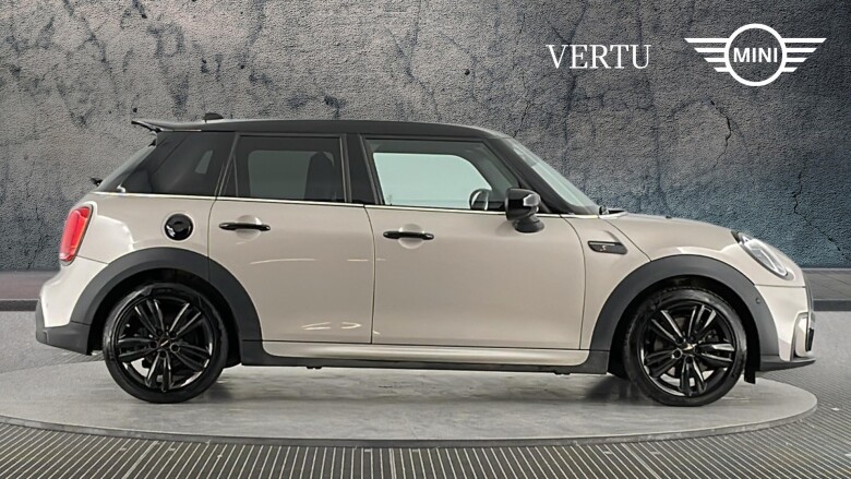 MINI Hatchback 2.0 Cooper S Sport 5dr Auto [Comfort/Nav Pack] Petrol Hatchback